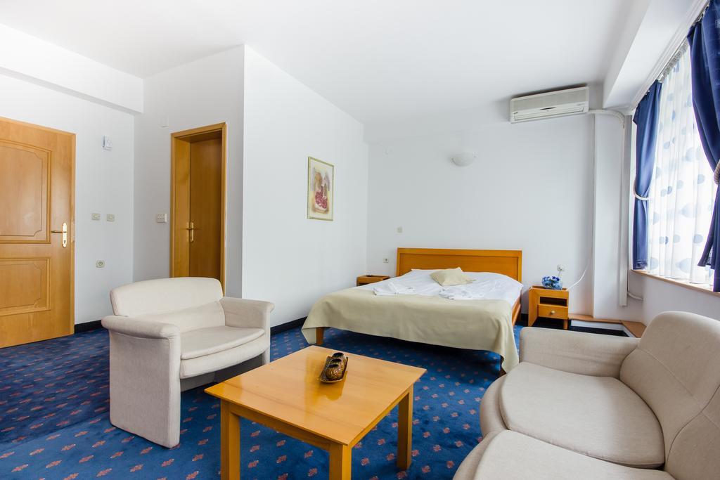 Hotel Residence Inn Skopje Chambre photo