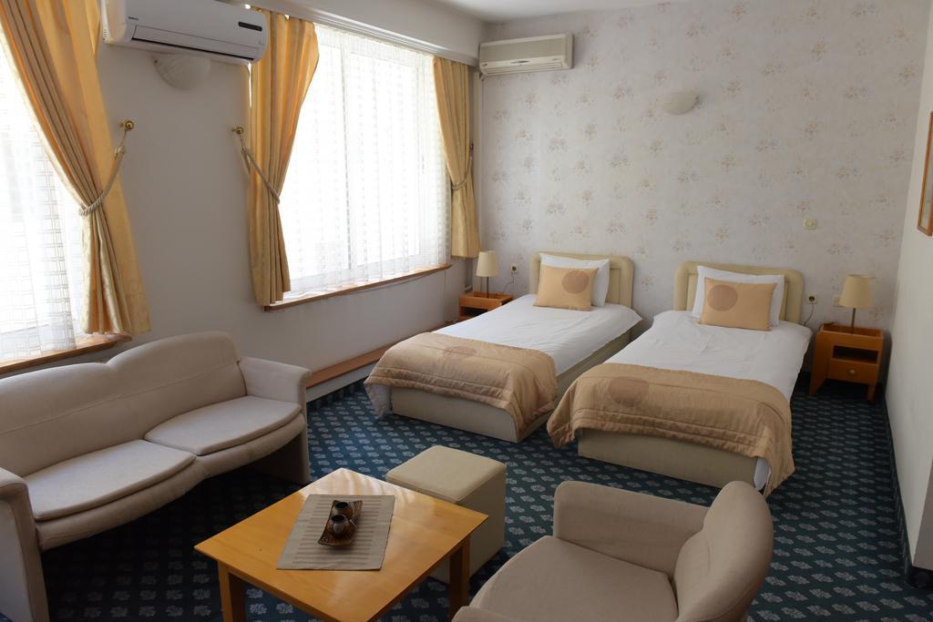 Hotel Residence Inn Skopje Extérieur photo