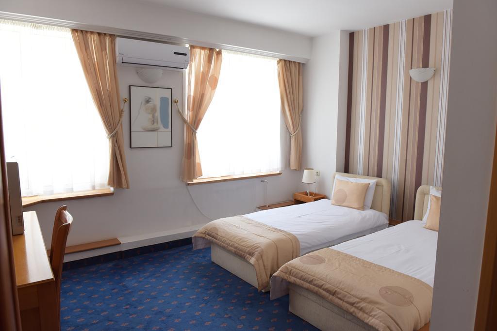 Hotel Residence Inn Skopje Extérieur photo